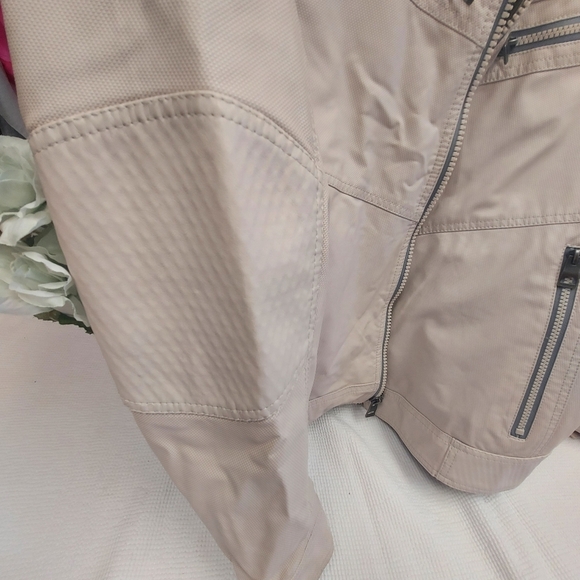 Guess NWT Medium White Smoke Textured Zipper Jacket 4 front zippered pockets - Picture 8 of 11